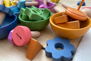 RAINBOW WOODEN NUTS & BOLTS PK21