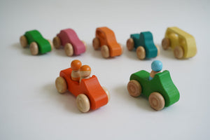 Wooden vehicle and figurine set